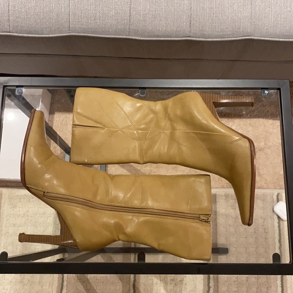 Light brown heel boots - Picture 3 of 4